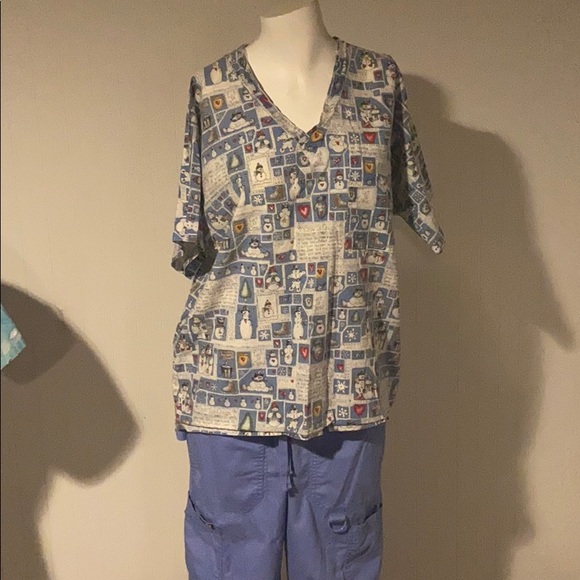 ⛄️ Glitter⛄️ snowman ⛄️ scrub top - Picture 1 of 2